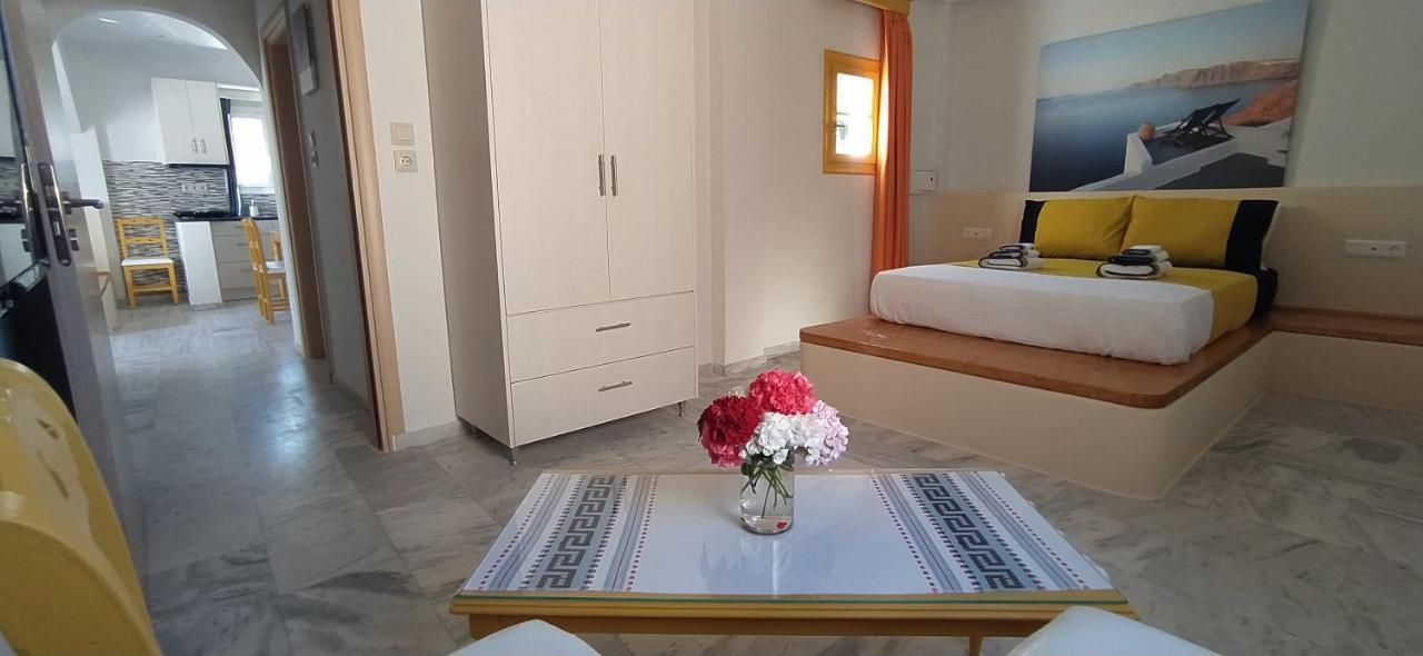 Chariot Apartments Santorini Камари Номер фото