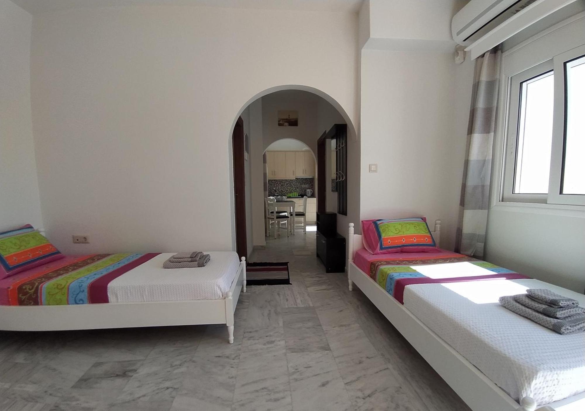 Chariot Apartments Santorini Камари Экстерьер фото