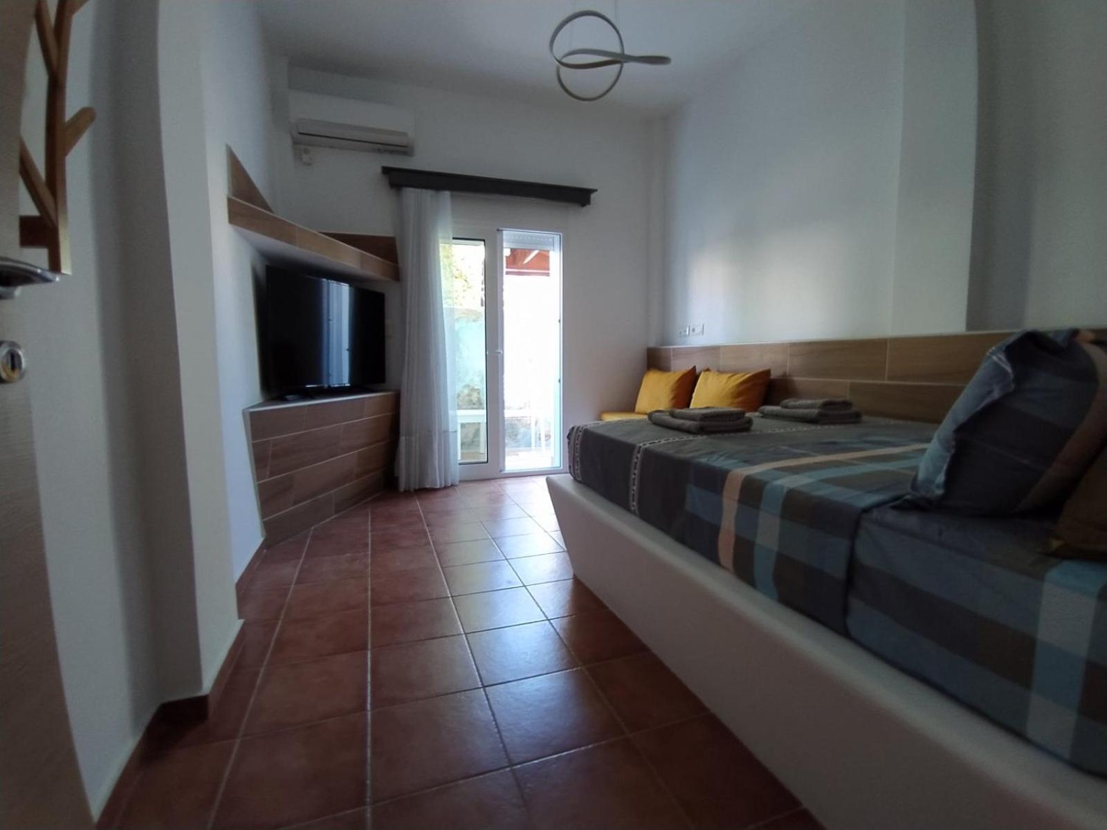 Chariot Apartments Santorini Камари Экстерьер фото